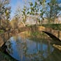 Isle-Jourdain: nous serons sensibles au Pont Tourn, unique archede brique dresse depuis le XIIe sicle sur la Save.
